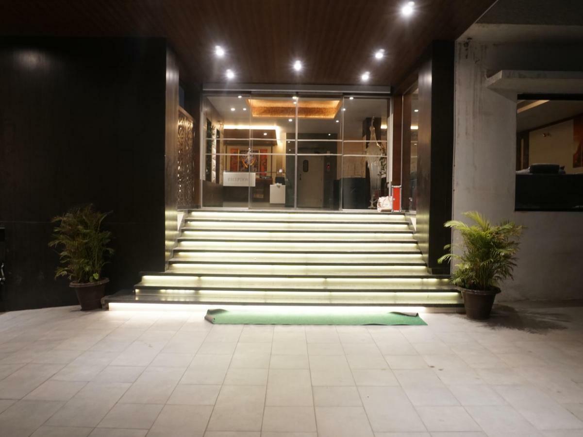 Palette Four Seasons Recreation Resort ジャルガオン エクステリア 写真